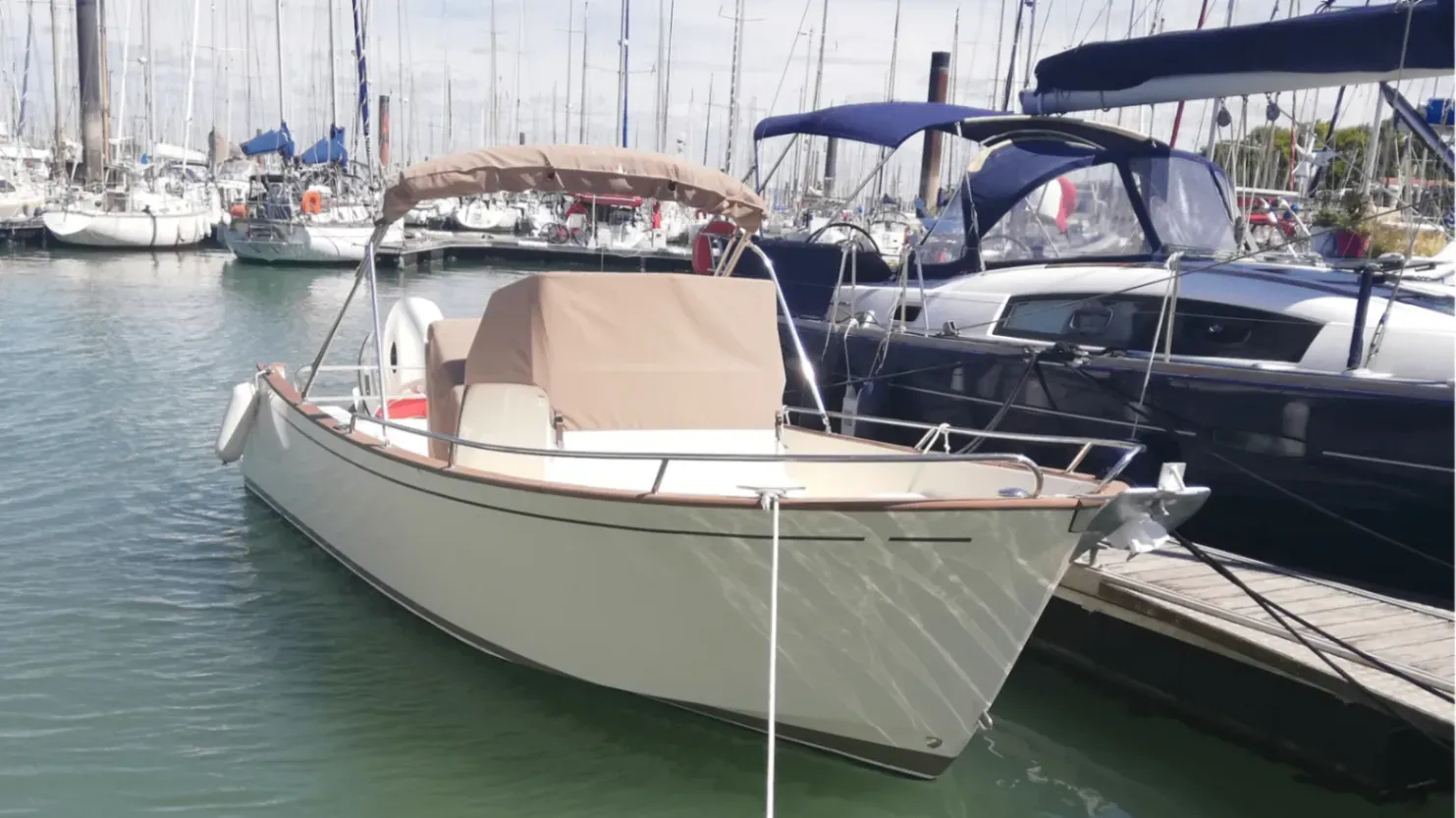 Image deRHEA 23 OPEN avec remorque
