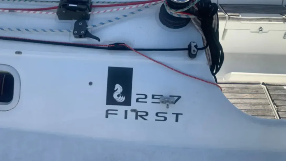 Image deFIRST 25.7 S